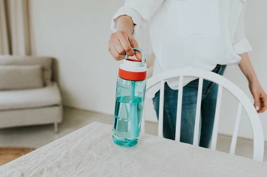 Kambukka Lagoon Drinkfles 750ml - Sage Green Met Geïntegreerd Rietje 14 Kambukka Lagoon Drinkfles 750ml - Sage Green Met Geïntegreerd Rietje - Image 12