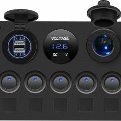 Merkloos Schakelpaneel Voor Auto, Boot Of Camper. Met Voltmeter, 12 V Sigaretten Aansteker Aansluiting, Dubbele USB Aansluiting En 5 Schakelaars Met Ledindicatie En Zekeringen.