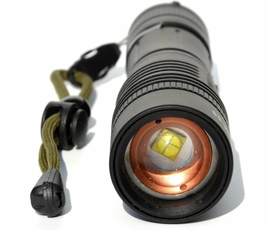 King Mungo Zaklamp LED Oplaadbaar USB 5000 MAh Militaire Zaklamp 1200 Echte Lumen KM-55 5 King Mungo Zaklamp LED Oplaadbaar USB 5000 MAh Militaire Zaklamp 1200 Echte Lumen KM-55 - Image 3