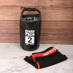 Merkloos Decopatent® Waterdichte Tas - Dry Bag - 2L - Ocean Pack - Dry Sack - Survival Outdoor Rugzak - Drybags - Boottas - Zeiltas - Zwart 19 Merkloos Decopatent® Waterdichte Tas - Dry Bag - 2L - Ocean Pack - Dry Sack - Survival Outdoor Rugzak - Drybags - Boottas - Zeiltas - Zwart -Alwero winkel 550x550 172