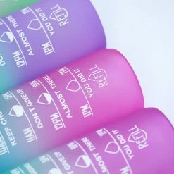 Sahara Sailor - Waterfles 1 Liter - Motivatie - Tijdsmarkering - Lekvrij - Blauw Roze -Alwero winkel 550x550 561